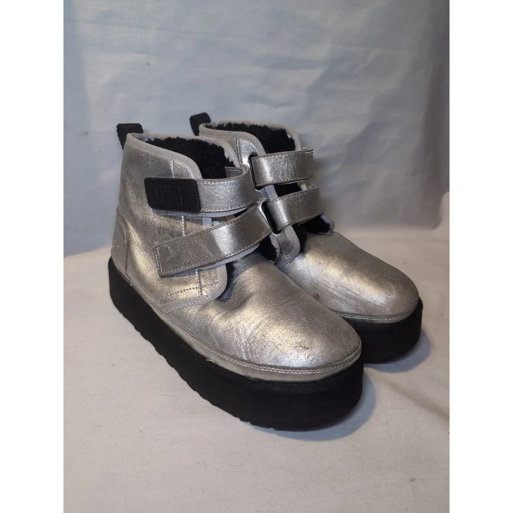 Ugg Neumel Leather Platform Chukka Boots (Big Kids 5, W 6) Silver Strap Ankle